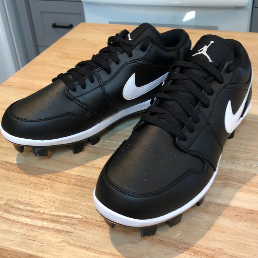🔥Jordan - MCS Low Baseball Cleats Men 8.5🔥